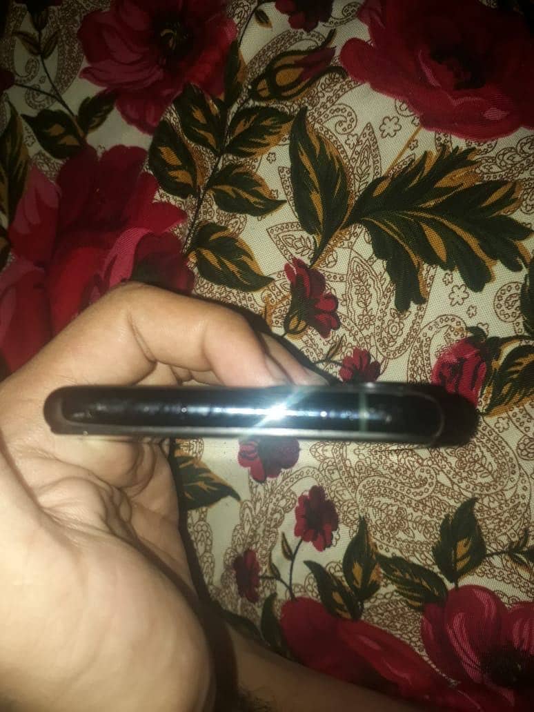 Apple iPhone 11 Pro 1