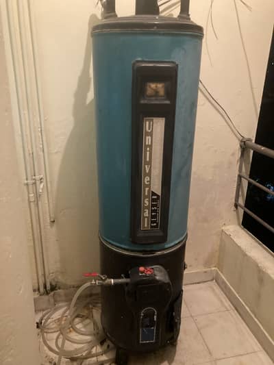 Universal Geyser | 15 Gallons | Good Condition