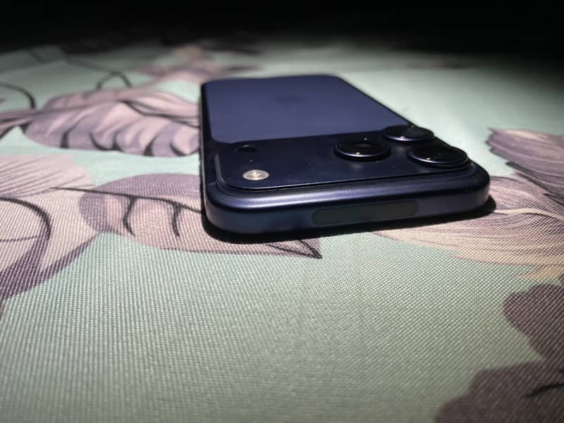 Apple iPhone 17 Pro Max 1