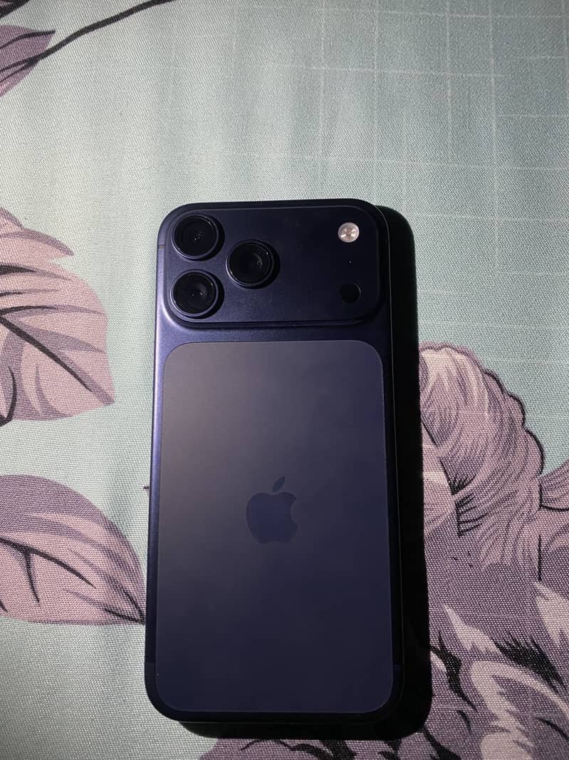 Apple iPhone 17 Pro Max 5