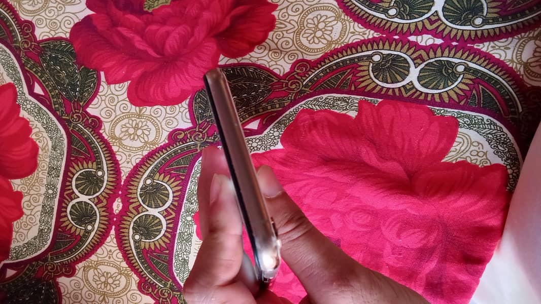 Apple iPhone XS Max 3