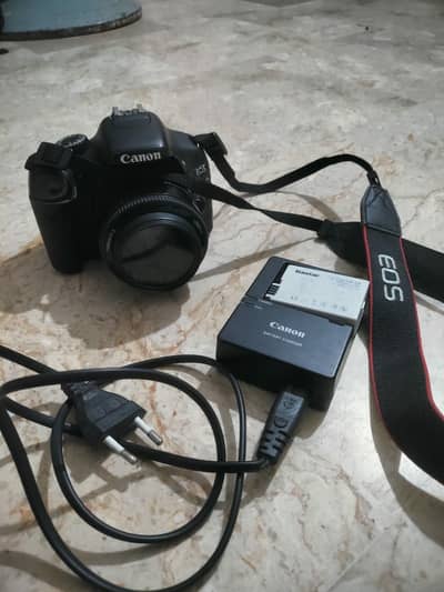 Canon EOS Kiss X4 with 50mm Lens