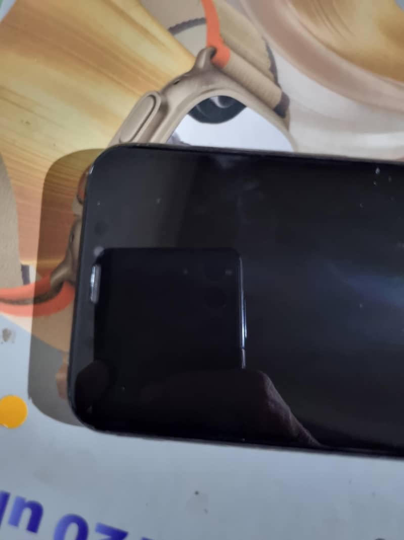 Apple iPhone XS 4