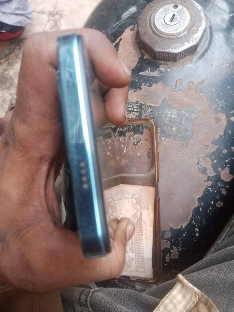 Tecno Spark 20 4
