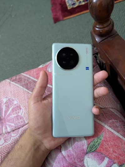 Vivo X90s