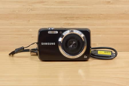Samsung PL20 14.2MP Digital Camera, with 5x Optical Zoom, Black