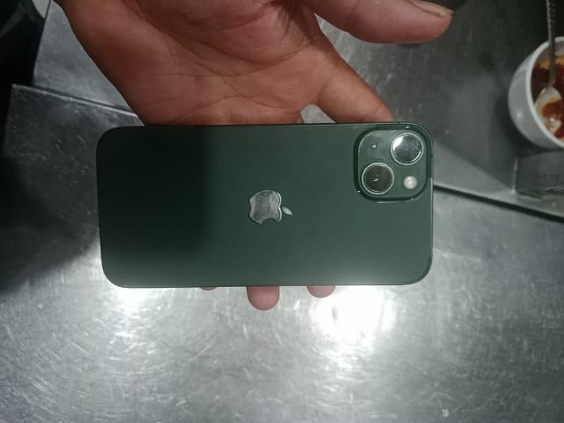 Apple iPhone 13 5