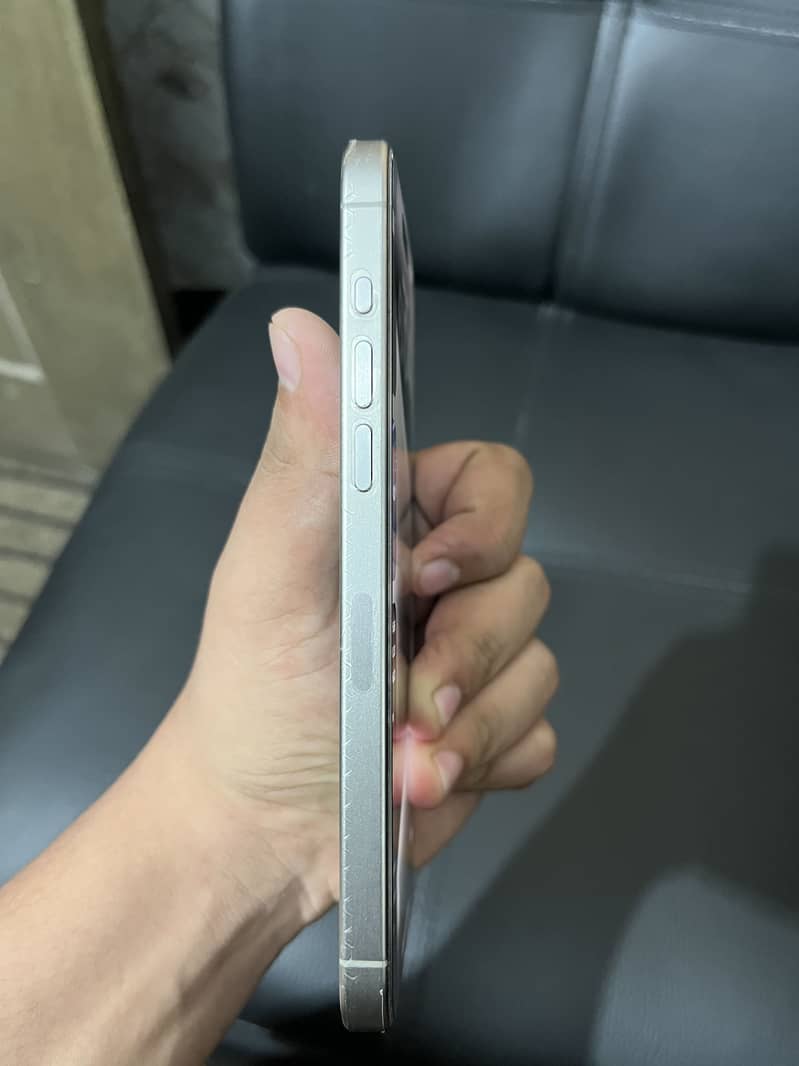 Apple iPhone 15 Pro Max 1