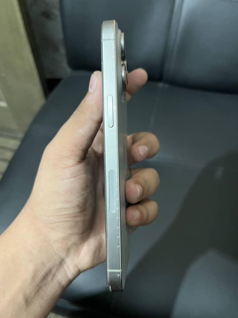 Apple iPhone 15 Pro Max 3