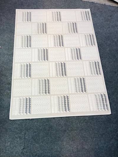 Centre rugs imported