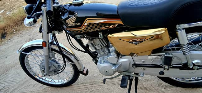 HONDA 125 MODEL 2024 SELF START  GOLD EDITION IN LETTER LUSH CONDITION