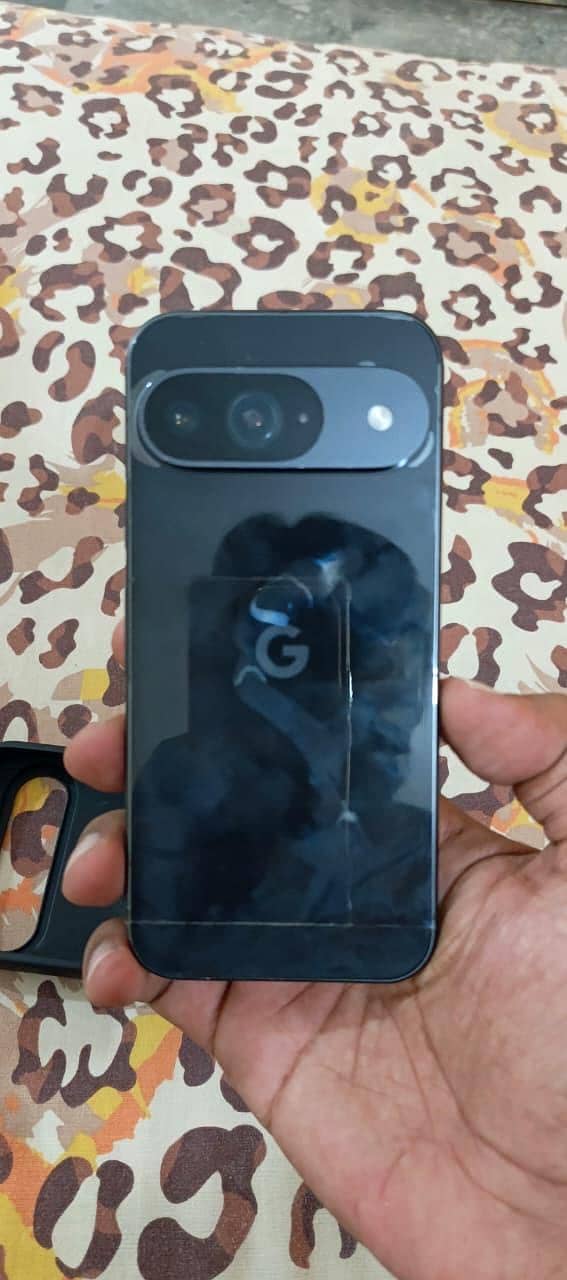 Google Pixel 9 Black 2