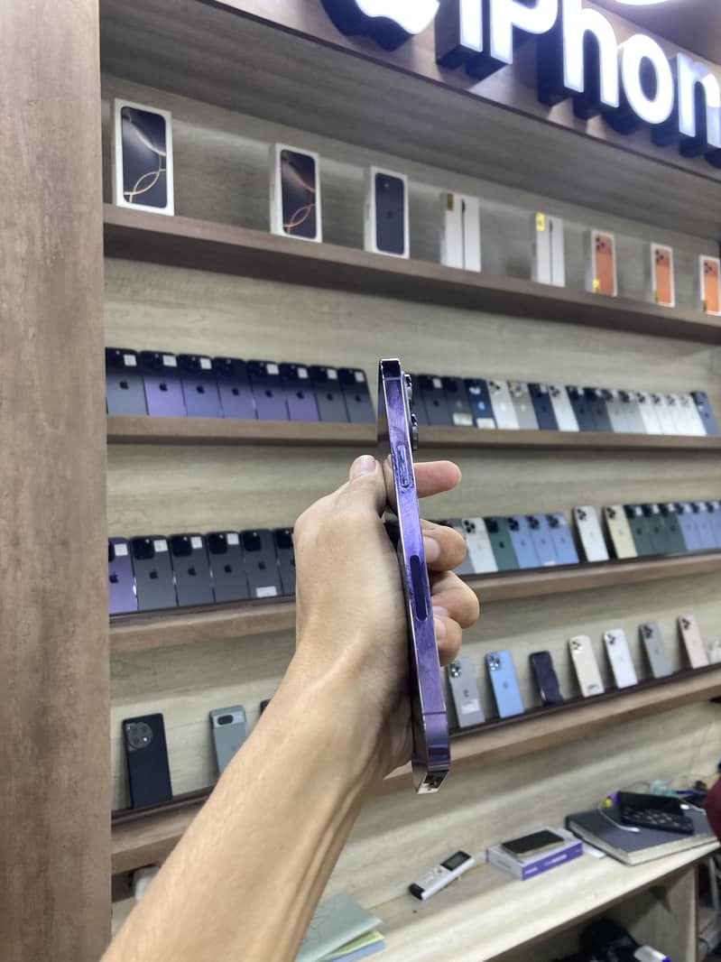 Apple iPhone 14 Pro Max 4