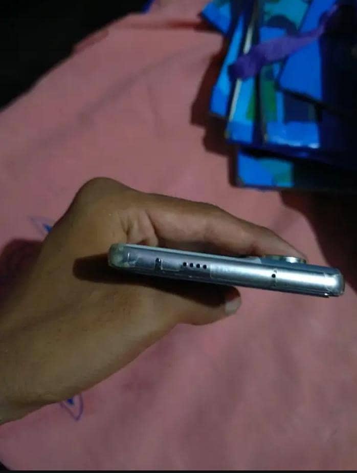 Tecno CAMON 40 1
