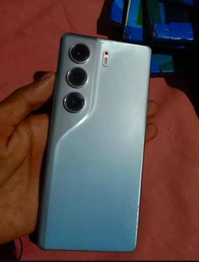 Tecno CAMON 40 2