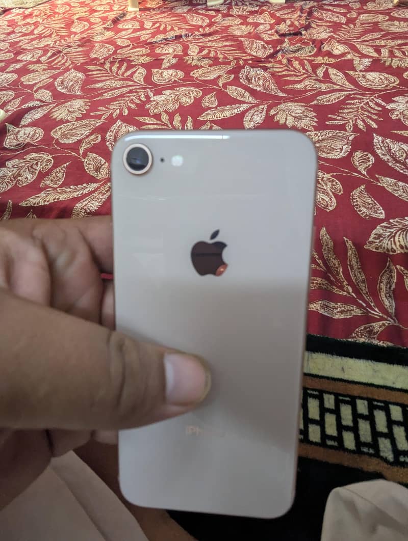 Apple iPhone 8 0