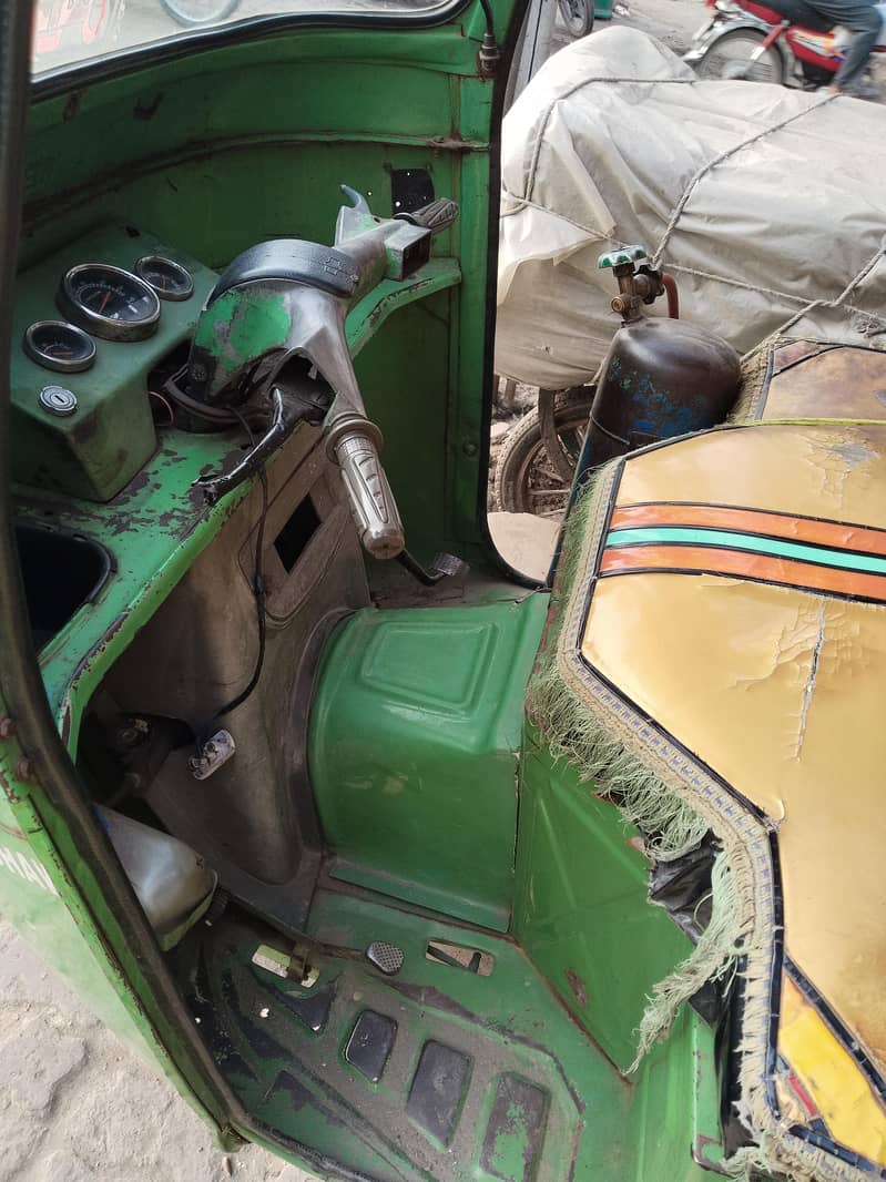 auto rickshaw 1