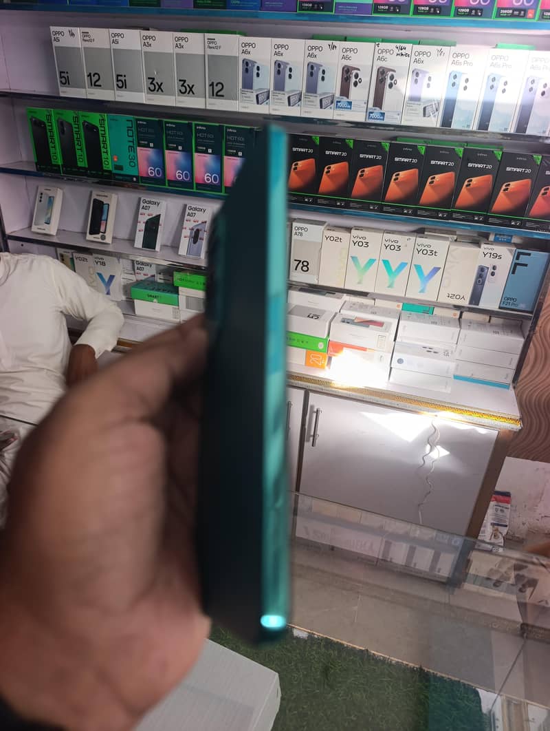 Y200 FULL BOX 1