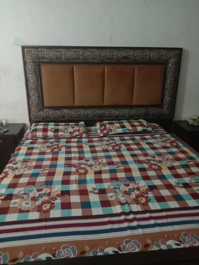 double bed with side table very good condition urgent sale nishatabad
