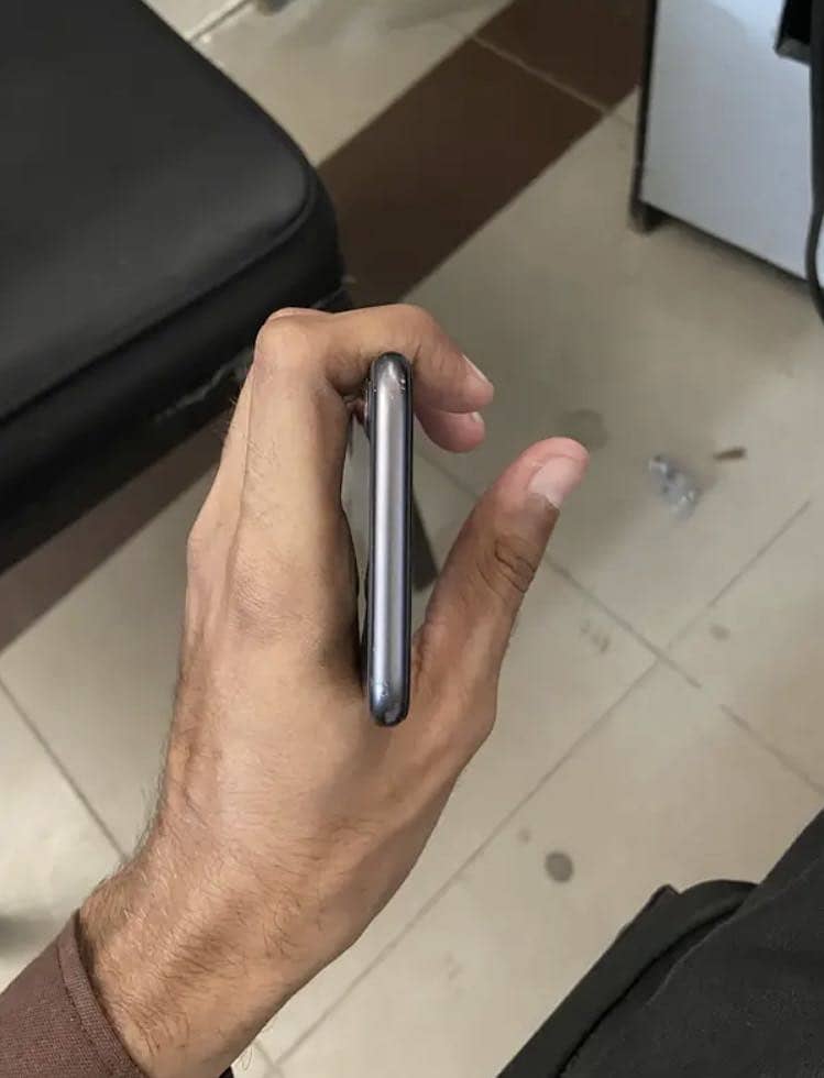 Apple iPhone 8 3