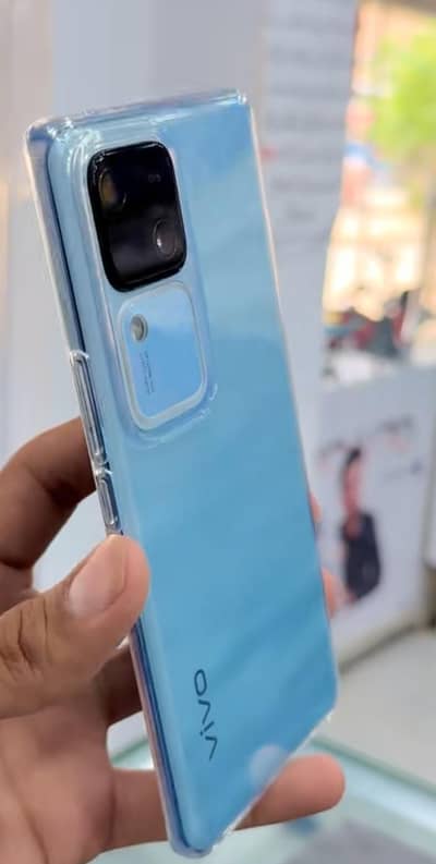 Vivo V30