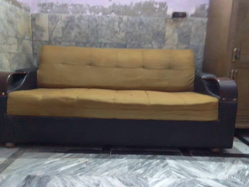 Beautiful Sofa set 3