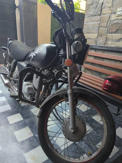 Suzuki GS 150 SE