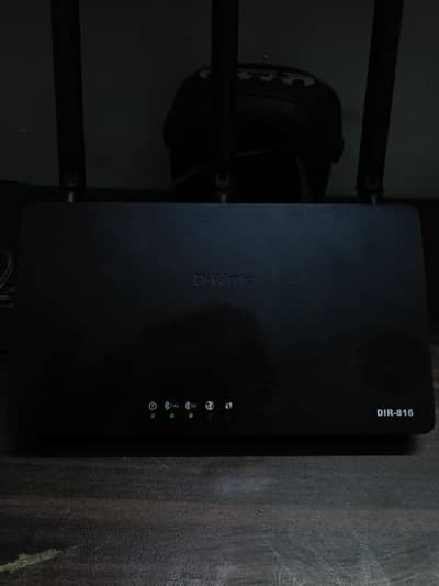 D-Link AC750 Dual band wifi router 5g + Huwei HG8240H5 Fiber ONT