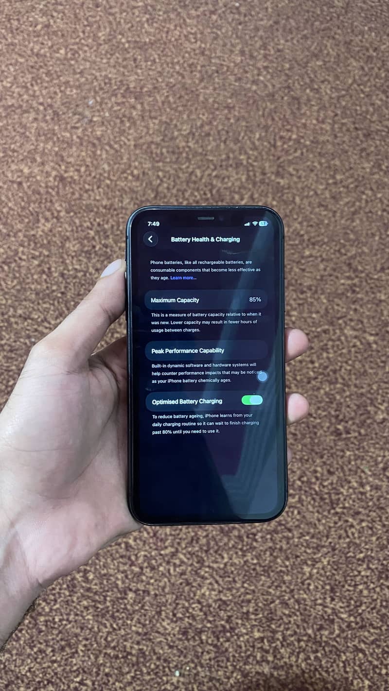Apple iPhone 11 4