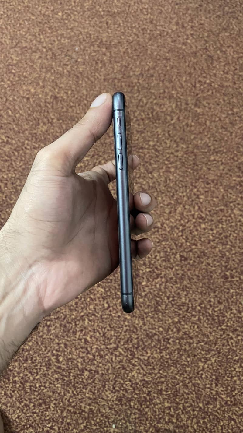 Apple iPhone 11 5