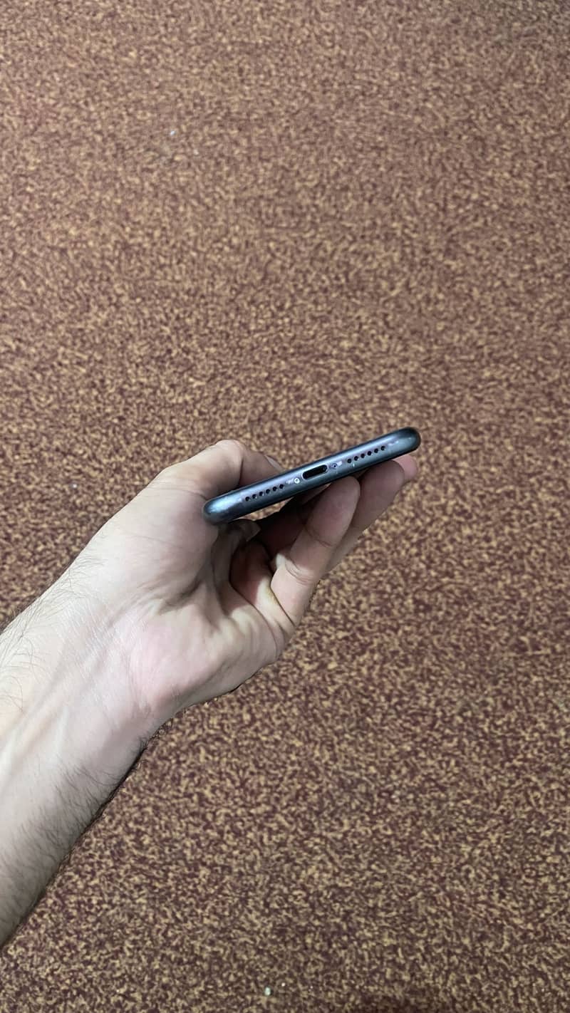 Apple iPhone 11 6