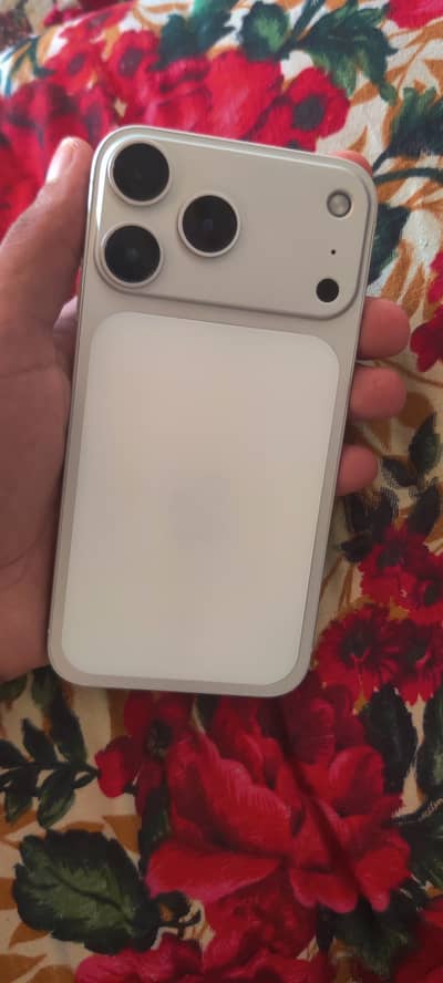 Apple iPhone XR converted into 17 pro 64 GB 100 health (chng)