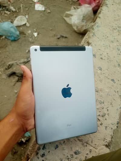 iPad 6th ganration 32 gb