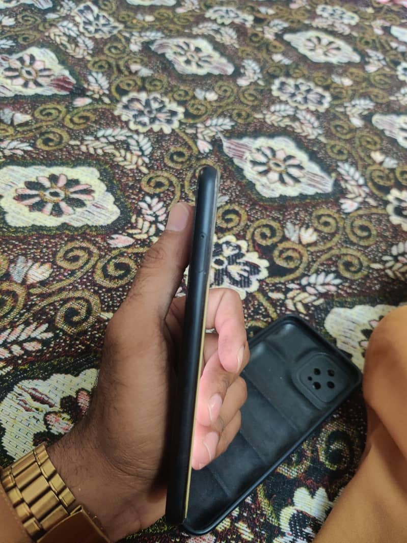 Google Pixel 4 3