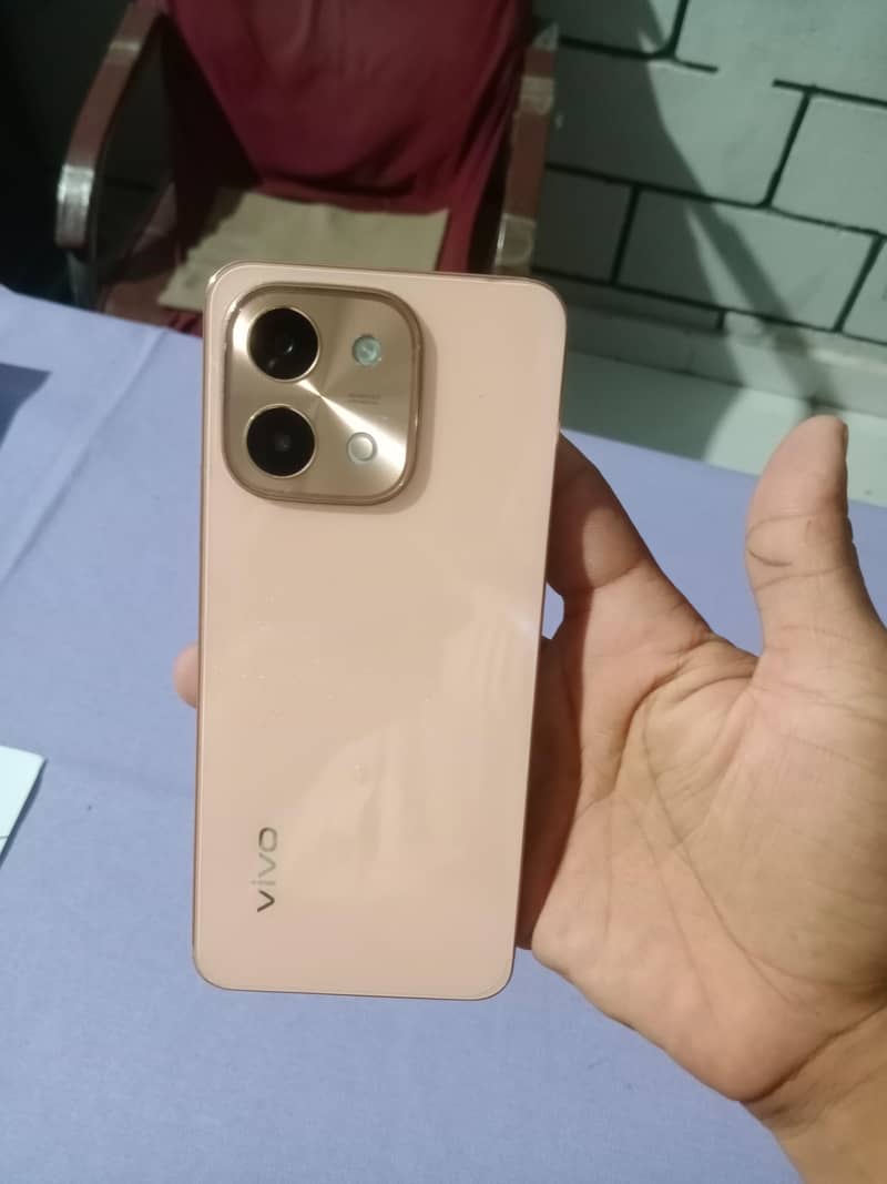 Vivo Y28 1