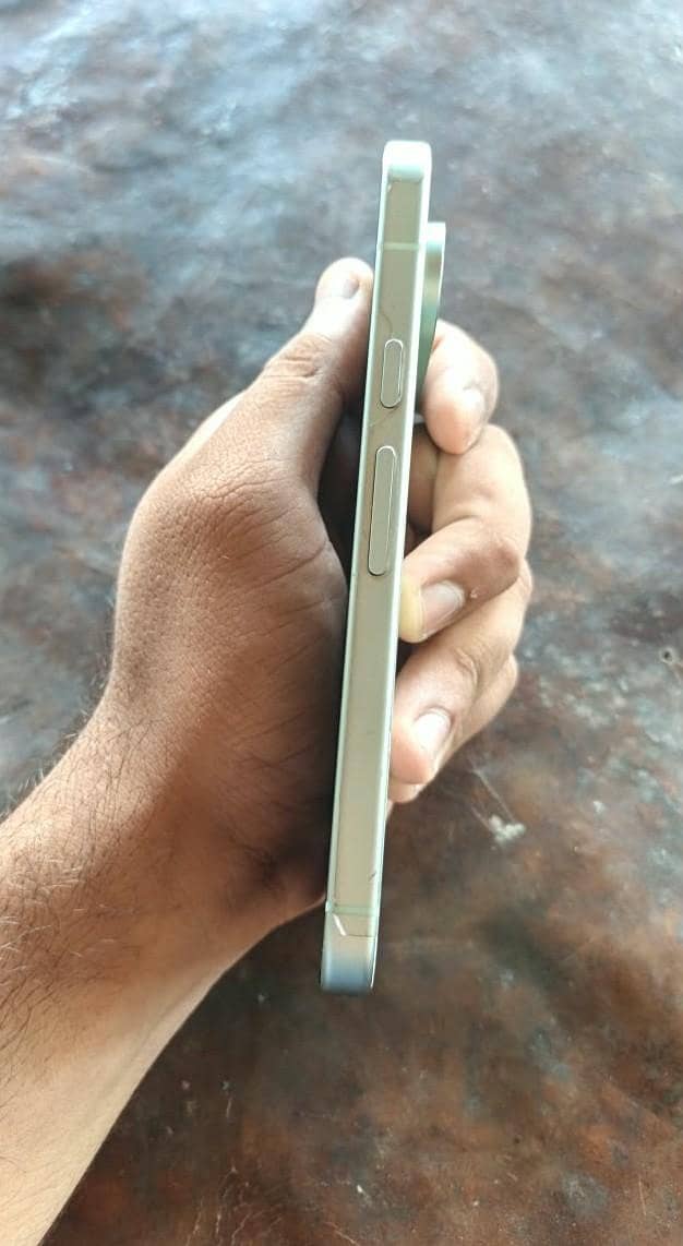 Google Pixel 9 5