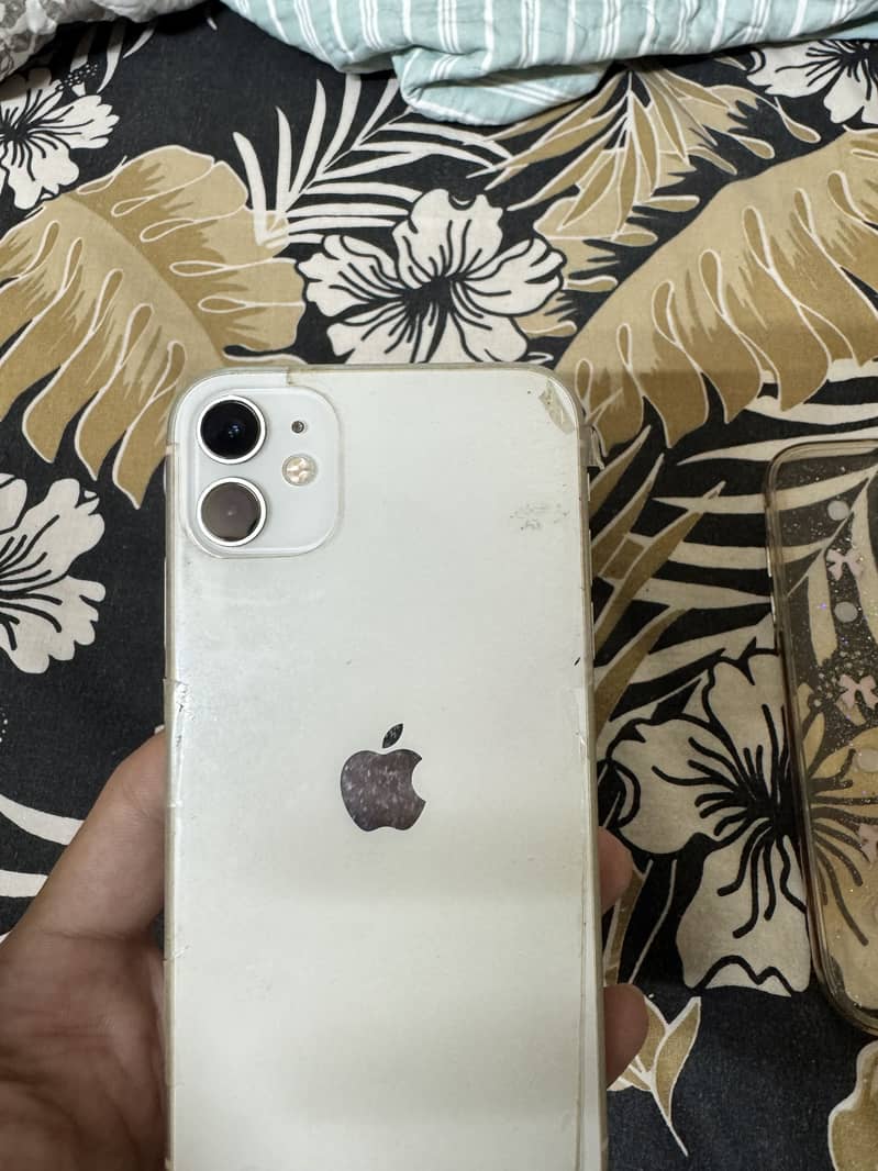 Apple iPhone 11 3