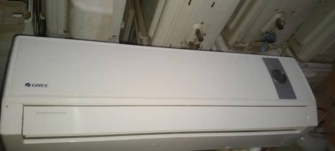 Gree 1.5 ton Geniune guaranteed. 100% original hay