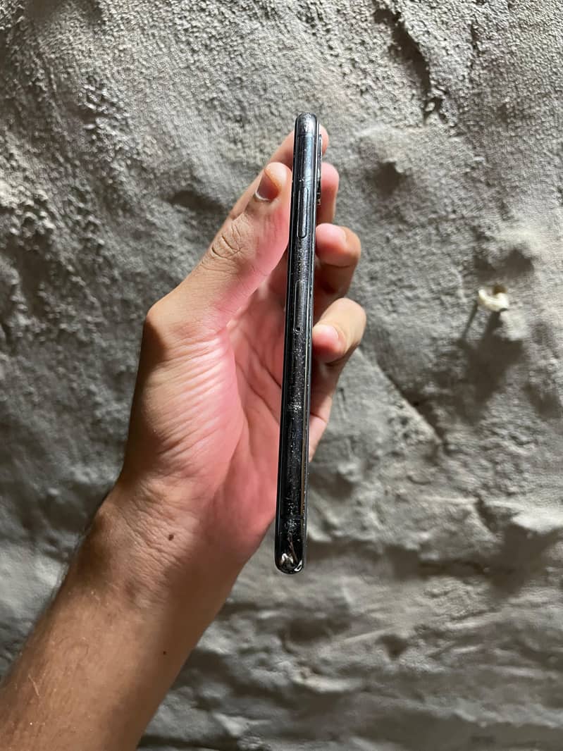 Apple iPhone X 4