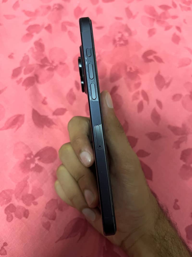 iPhone 15 pro max sim working 4