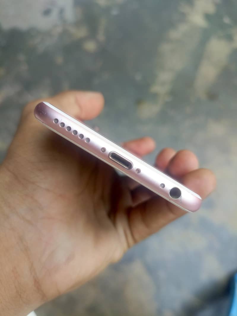 Apple iPhone 6S 1