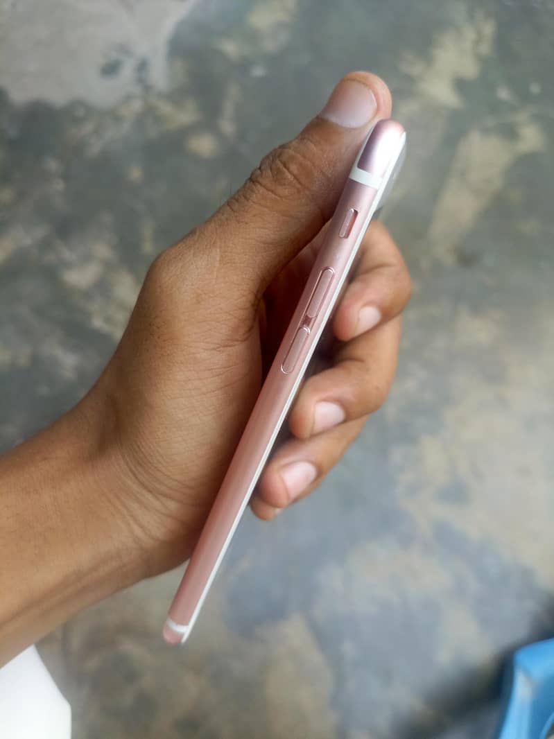 Apple iPhone 6S 4