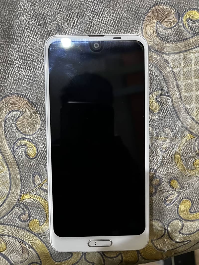 Sharp Aquos R2 2