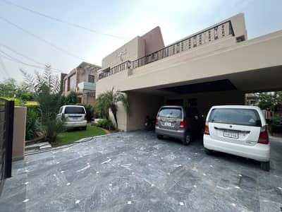 SYED BROTHERS PROUDLY OFFERS: 1-Kanal Elegant And Fully Maintained Bungalow Is Available In The Best Block Of DHA Lahore.