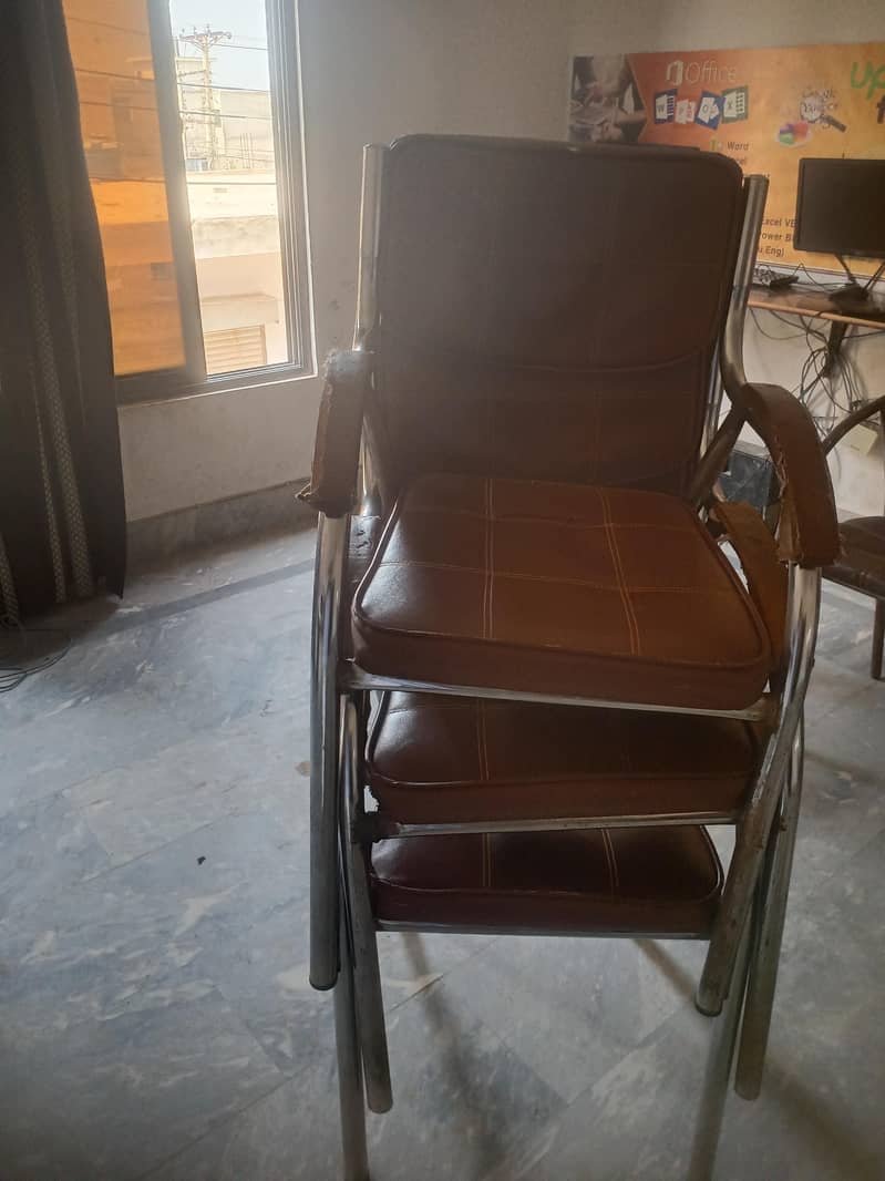 Chairs 0