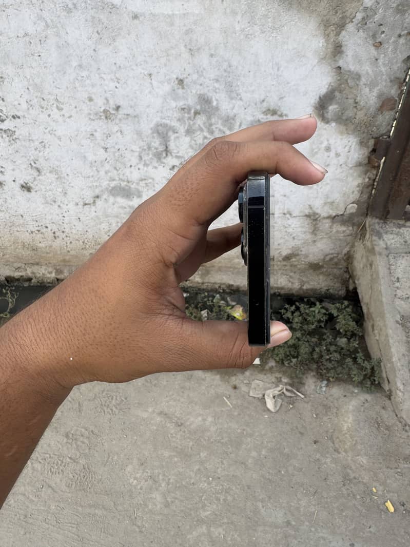 Apple iPhone 14 Pro Max 1