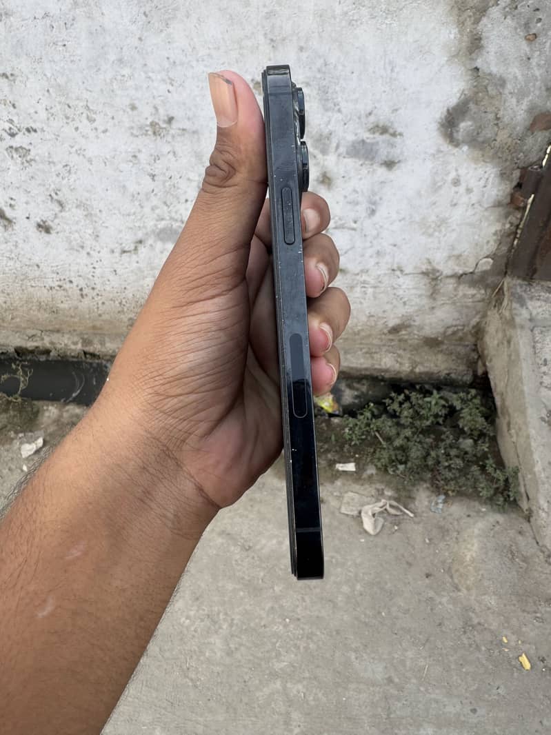 Apple iPhone 14 Pro Max 3