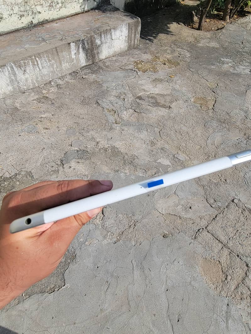 Apple iPad 5th Generation 4