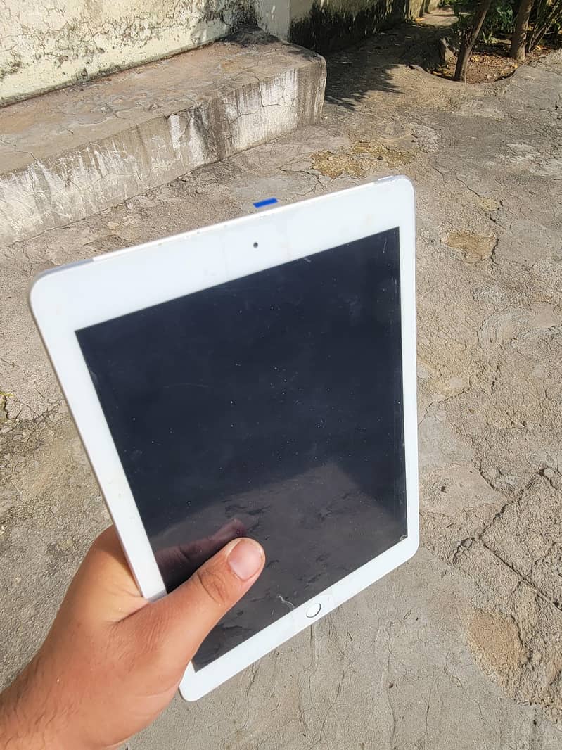 Apple iPad 5th Generation 6