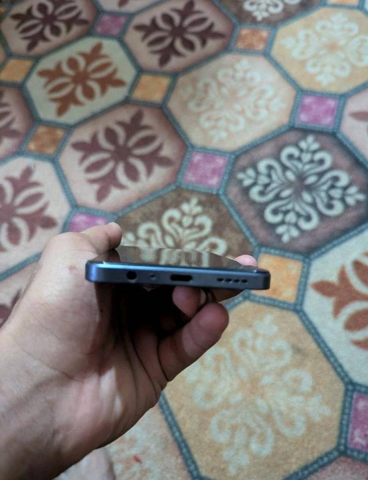 Realme Note 60 4
